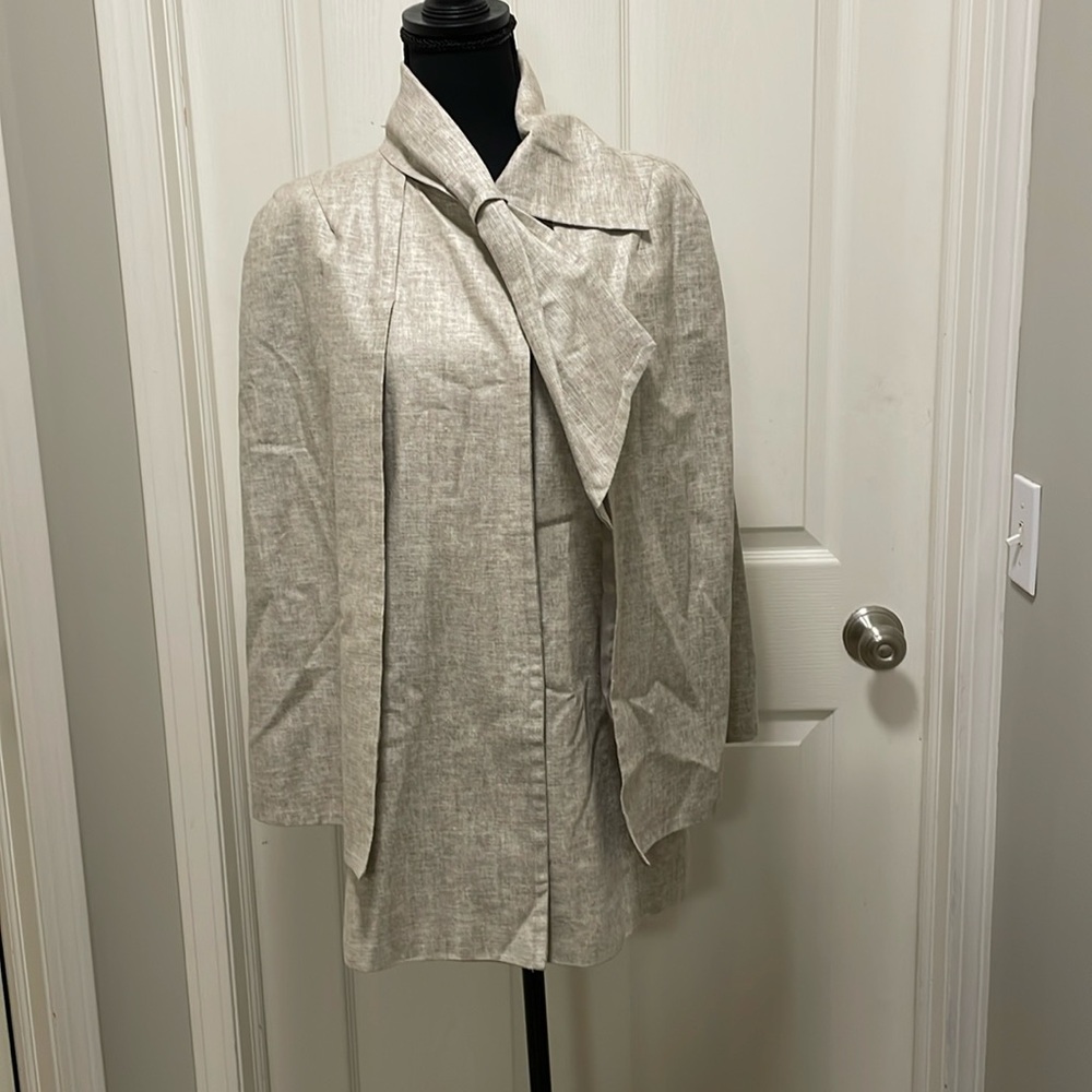 Tahari Linen Blend Medium Belle Capelet Coat